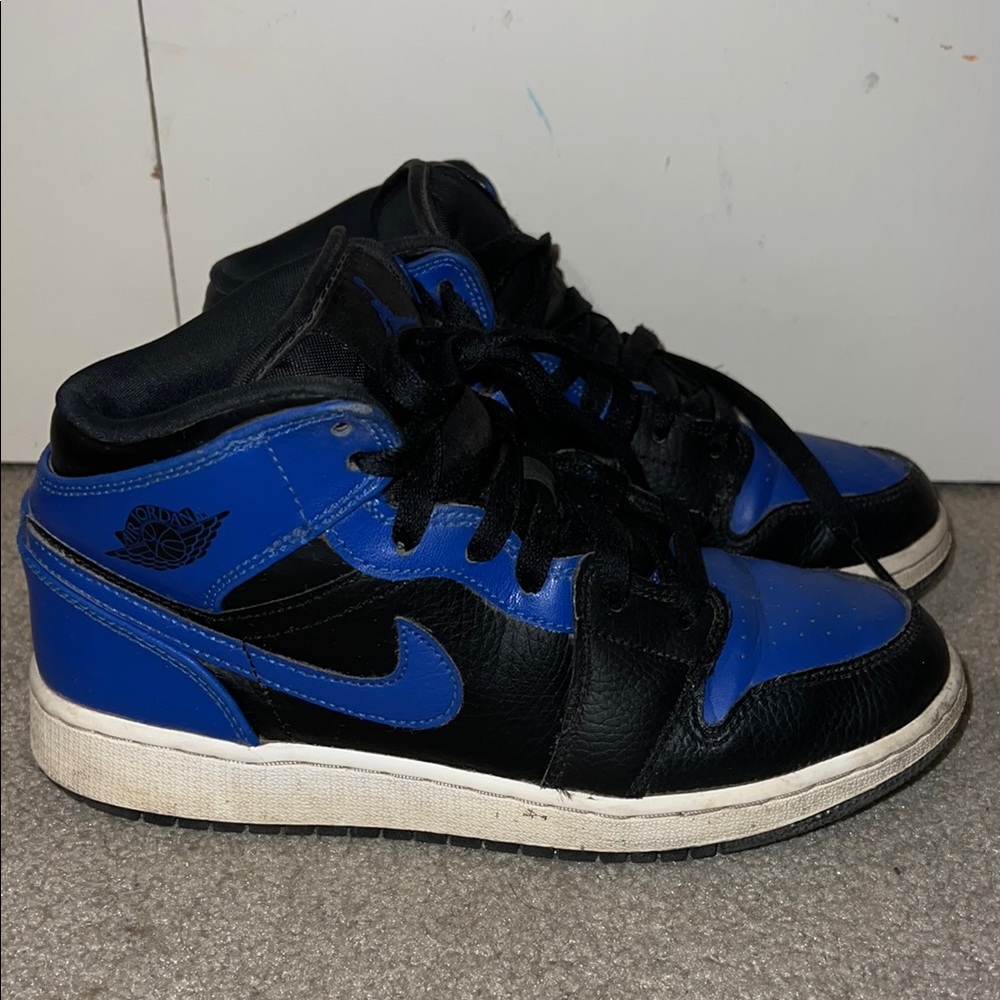 Nike Kids Black and Blue High-Top Air Jordan